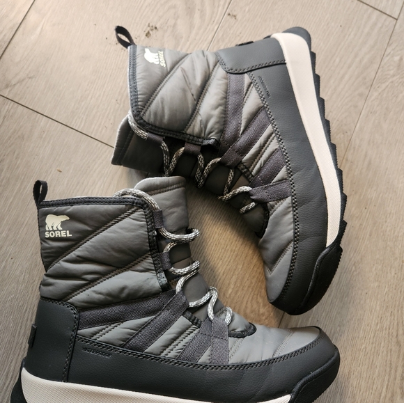 Sorel winter waterproof boots - Picture 2 of 4